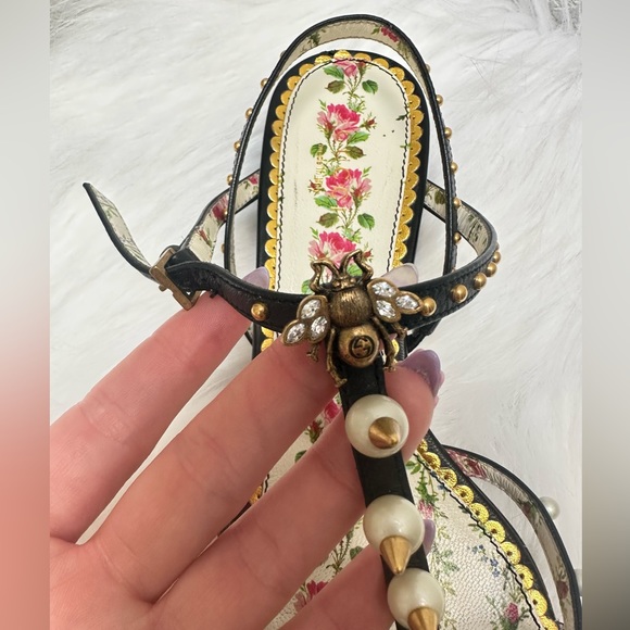 Gucci Strappy Black Sandal with Spikes, Pearls and Bee detail 🐝 - Picture 4 of 11
